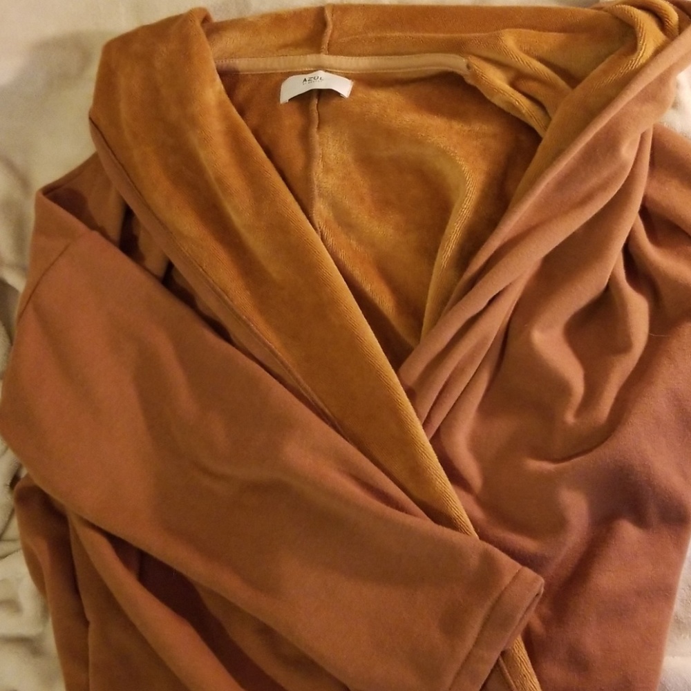 Super soft sweater/shawl with pockets